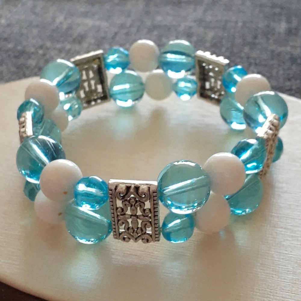 NWOT Beaded Elastic Double Strand Bracelet AA112